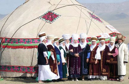 Киргизстан звичаї і традиції киргизів, свята Киргизстану