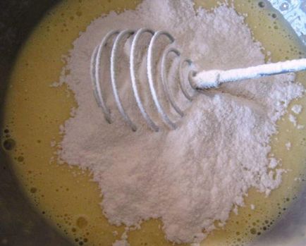 Savanyú palacsinta kefir és savanyú buja, savanyú palacsinta, lejárt recept és fénykép