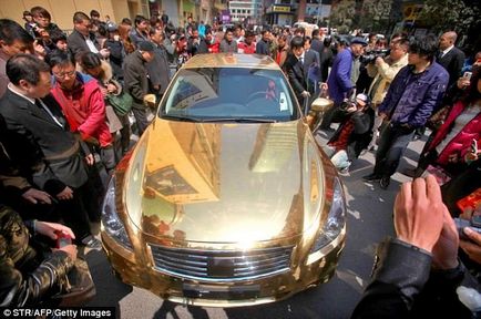 Конфіскація золотого автомобіля (6 фото текст)