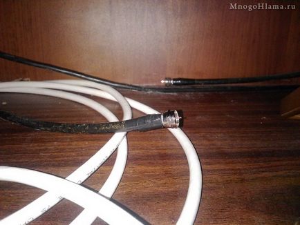 Cablul antenei din splitter este scurtcircuitat și, ca urmare, imaginea sare și