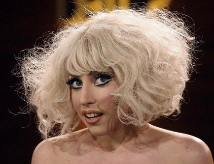 Tunsori scurte cu bretele de la Lady Gaga Photo