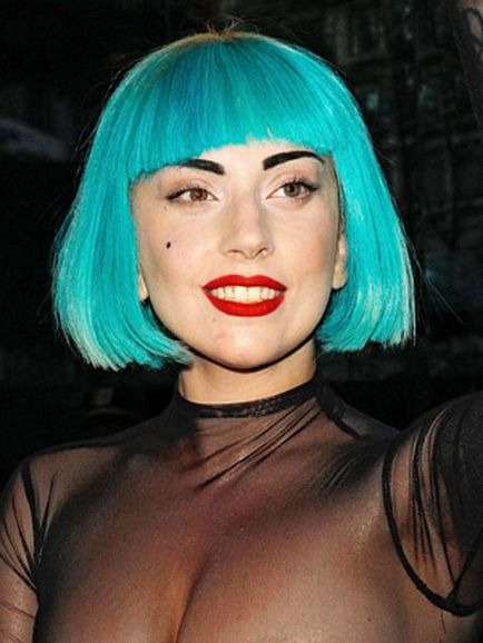 Tunsori scurte cu bretele de la Lady Gaga Photo