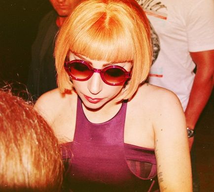 Rövid frizura a frufru fotót Lady Gaga