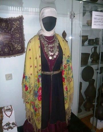 Costumează cazacii de-a lungul vremurilor