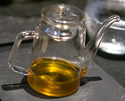 Caracteristicile utile și contraindicațiile uleiul de susan