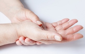 Tratamentul limfostaziei mâinilor după mastectomie (eliminarea glandelor mamare cu cancer)