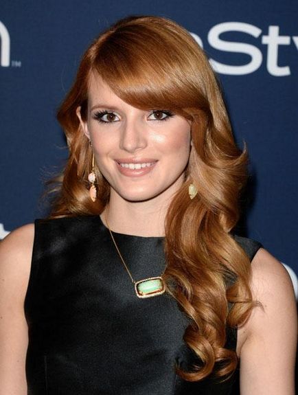 A legjobb frizurák Bella Thorne - oldal 1 4