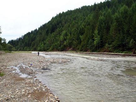 Școala și cascada Manyava (Ivano-Frankivsk-Maniava - obiective turistice, ce să vezi,