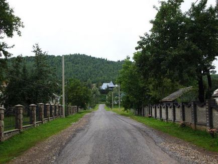 Manyavsky постница и водопад (Ивано-Франковск-Manyava - атракции, какво да се види,