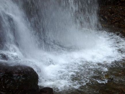 Școala și cascada Manyava (Ivano-Frankivsk-Maniava - obiective turistice, ce să vezi,