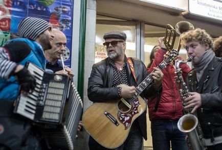 Мода кожної з Бреду як одягнути чоловіка в стилі Бреда Пітта