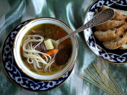 Supă de carne cu vermicelli - supete fără prăjire - primele feluri de mâncare - feluri de mâncare din bucătăria uzbecă - dastarkhan