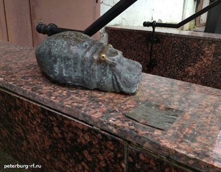 Незвичайні пам'ятники тваринам, які можна побачити в Петербурзі