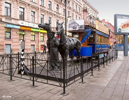 Незвичайні пам'ятники тваринам, які можна побачити в Петербурзі