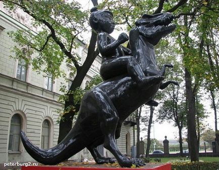 Szokatlan műemlékek állatok látható Szentpéterváron