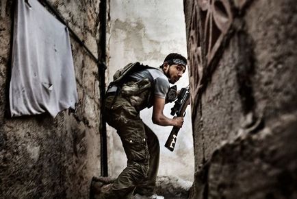 Об'єктивний погляд 10 сучасних військових фотографів