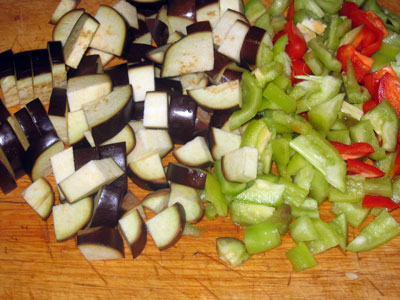 Brânză de legume cu vinete, cartofi și ardei dulci