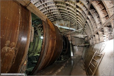 Russos, демонтаж ротора тпмк Херренкнехт ват «трансіжстрой» в демонтажной камері шахти №463