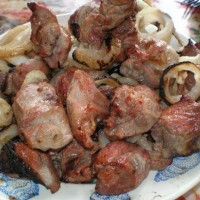 Shish kebab din carne de porc în bere și maioneză