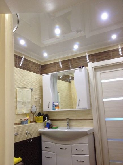 Dulapuri pentru baie cu balamale, de colț, podea, dulapuri sub chiuveta, dulap, oglindă (30 poze)