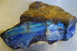 Синій сапфір властивості каменю синього кольору