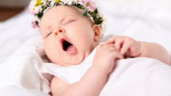 Скільки повинен спати дитина в 5 місяців норми для дня, ночі