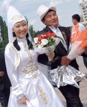 Câți bani au nevoie pentru a organiza o nuntă în Bishkek, Osh?