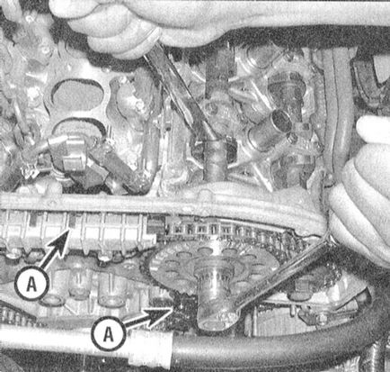 Îndepărtarea unui lanț și a asteriscurilor cu o mișcare a unui mecanism de blocaj al motorului în nissan maxima