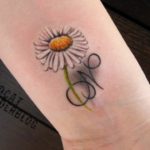 Tattoo Daisy valoare pentru fete și bărbați, schițe și fotografii