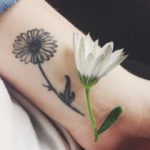 Tattoo Daisy valoare pentru fete și bărbați, schițe și fotografii