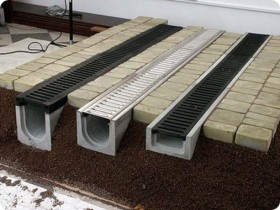 Tehnologia de instalare a unui sistem de drenaj liniar de suprafață în zona suburbană