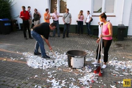 Top 11 legőrültebb esküvői hagyományok (11 fotó)