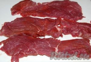 Carne de vită ciupită cu ciuperci - pregătim pas cu pas din fotografie