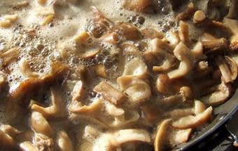 Carne de vită cu ciuperci coaptă - rețetă pas cu pas cu fotografie