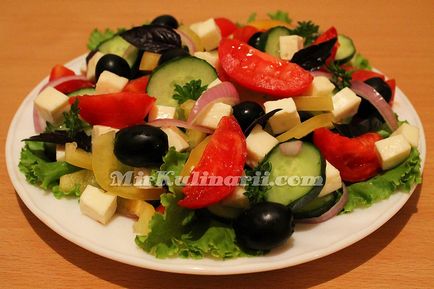 Смачний грецький салат з бринзою