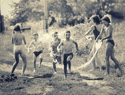 Asta este vara noastră! Nostalgia pentru sărbătorile de vară din satul bunicii mele (32 fotografii)
