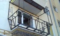 Comanda fabricarea și instalarea de garduri de balcon - prețul de t