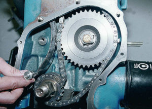 Înlocuirea dispozitivului de tensionare a lanțului VAZ-2107 (injector, carburator)