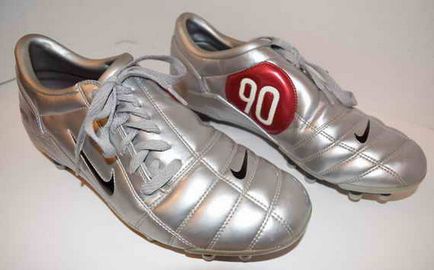 10 cizme de fotbal legendare