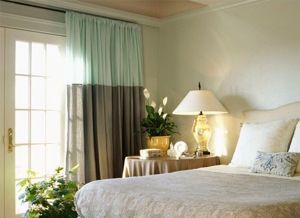 25 Ідей оформлення вікна в спальні