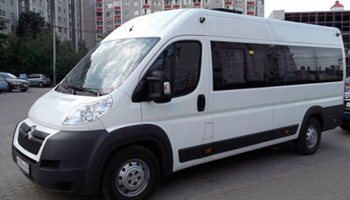 Închiriați un microbuz cu șofer pentru o nuntă la Moscova - comandă un minivan pentru o nuntă