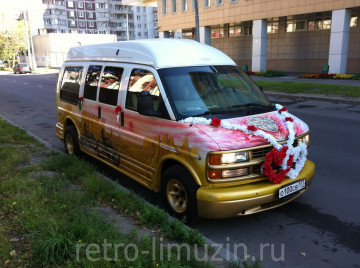 Închiriați autobuze retro patibas și limobas la Moscova, limuzină retro