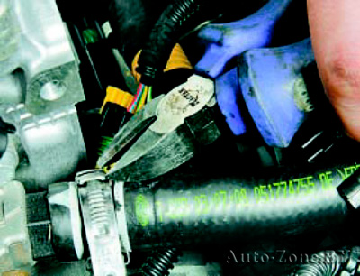 Zona auto - repararea fiat albea - sistem de răcire a motorului - îndepărtarea și instalarea termostatului