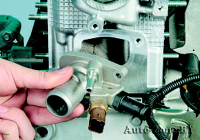 Zona auto - repararea fiat albea - sistem de răcire a motorului - îndepărtarea și instalarea termostatului