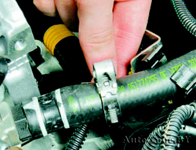 Auto zóna - javítás fiat Albea - Motor - Hűtésrendszer - eltávolítása és telepítése a termosztát