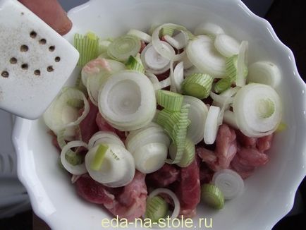 Carne de vită, mâncare pe masă