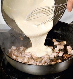 Palacsinta csirke mártásban besamel, lépésről lépésre recept fotók