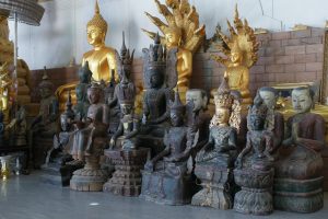 Mare buddha și templu de pe insula Phuket
