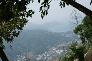 Mare buddha și templu de pe insula Phuket