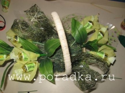 Csokor édességek saját kezével - egy eredeti ajándék az ünnep (Calla édesség) Csokor édességek saját kezével - egy eredeti ajándék az ünnep